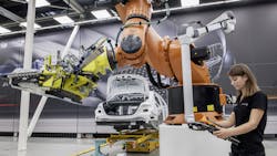 Industryweek Com Sites Industryweek com Files Uploads 2016 09 22 Mercedes Hybrid Battery Installation Industryweek Com Sites Industryweek com Files Uploads 2016 09 22 Mercedes Hybrid Battery Installation