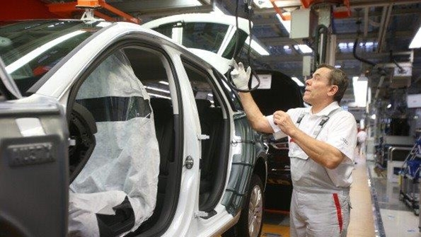 US Economy Expands to 05 Pace Weakest in Two Years