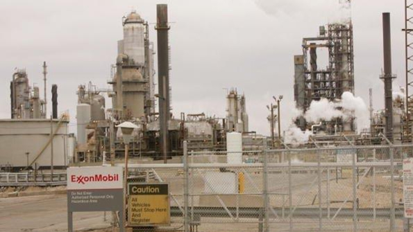 Exxon at Risk of Losing Top Credit Rating Plans Bond Offering
