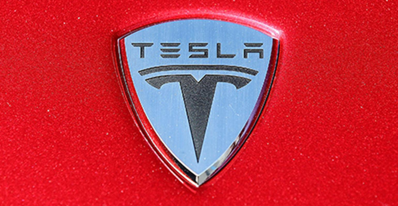 Tesla Suits Claim Ex-Employees Stole Secrets, Left for Rivals