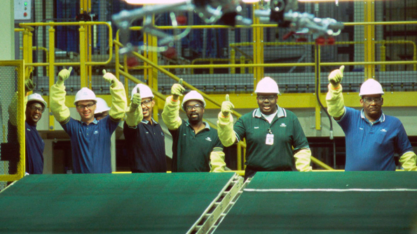 US Manufacturing Rises for Third Straight Month