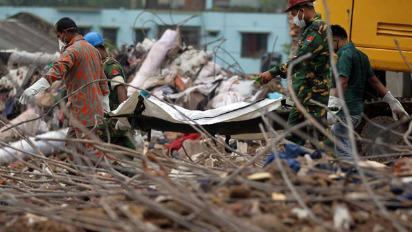 Bangladesh Bosses Labor Hail Retailers Safety Pledge