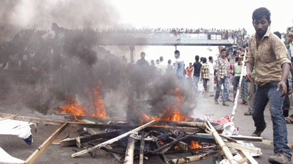 Bangladesh Police Fire Tear Gas at Textile Workers