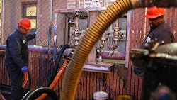 Boeing Chinese Firm to Turn Gutter Oil into Jet Fuel Boeing Chinese Firm to Turn Gutter Oil into Jet Fuel