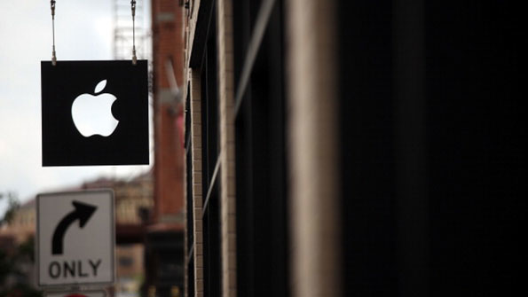 Apple Market Value Hits 700 Billion