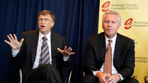 Microsoft cofounder Bill Gates and GE CEO Jeffrey Immelt at a 2010 news confere