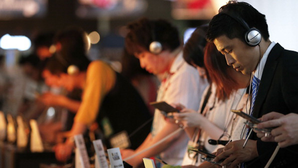 Virtual World Video Game Show Transports Fans to New Realities