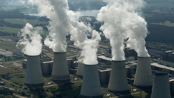 Trudeau Speeds Up Canada Coal PhaseOut in Break from Trump