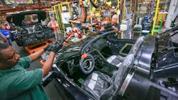 Workers at General Motors39 Corvette plant in Bowling Green Ky Workers at General Motors39 Corvette plant in Bowling Green Ky