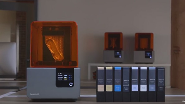 A Formlabs 3D printer