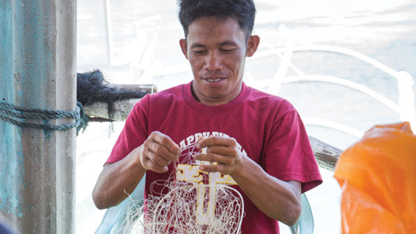 discarded fishing gear poses threat to marine wildlife