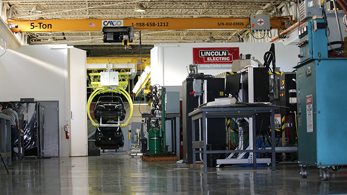 The high bay inside the Ohio State Center for Design and Manufacturing Excellence