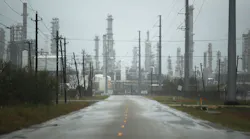 Houston Refinery in Path of Harvey Closes