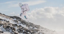 Astronaut_climbing Astronaut_climbing