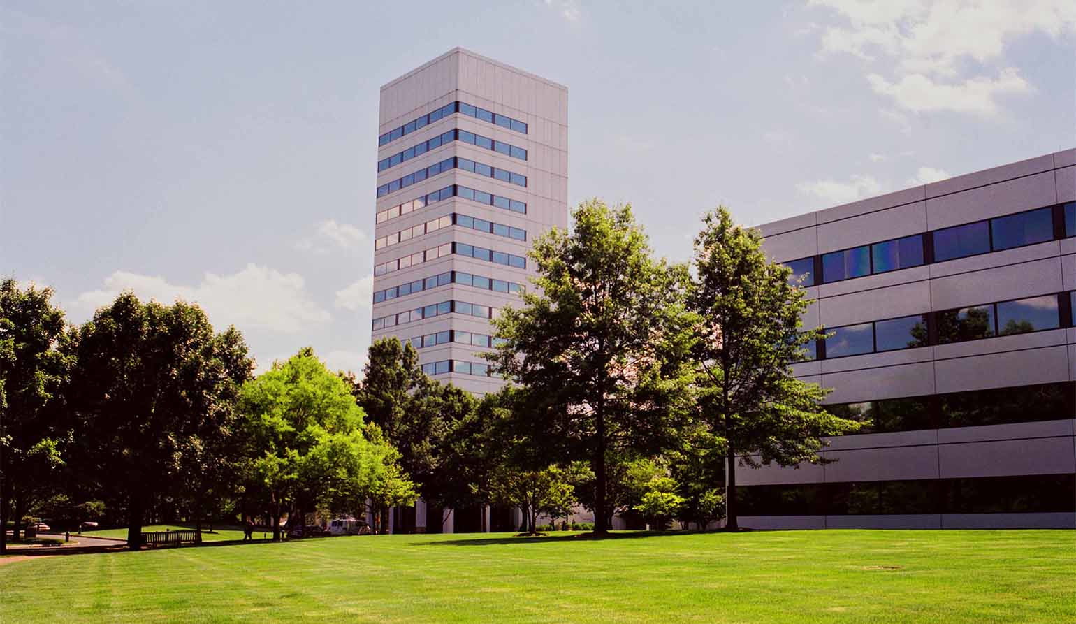 Healthcare products giant Johnson amp Johnson has 250000 customers who account for roughly 100000 orders per day on a globally balanced scale The companyrsquos supply chain team is responsible for working with JampJrsquos RampD department to bring to life every product the company makes around the worldmdashmore than 300000 SKUsmdashand to make those test those and deliver those to customers worldwide The supply chain teamrsquos innovation strategy has become much more technologyfoc