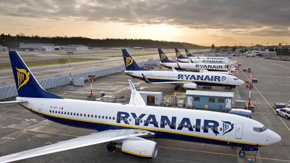 Ryanair Issues Profit Warning