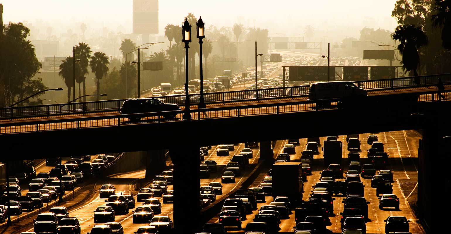 los-angeles-smog-rush-hour-traffic-cars-trucks-emissions-lazyday-istock-getty.jpg