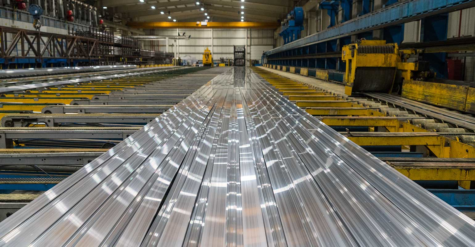 aluminum-lines-factory-ozgurdonmaz-iStock-Getty.jpg