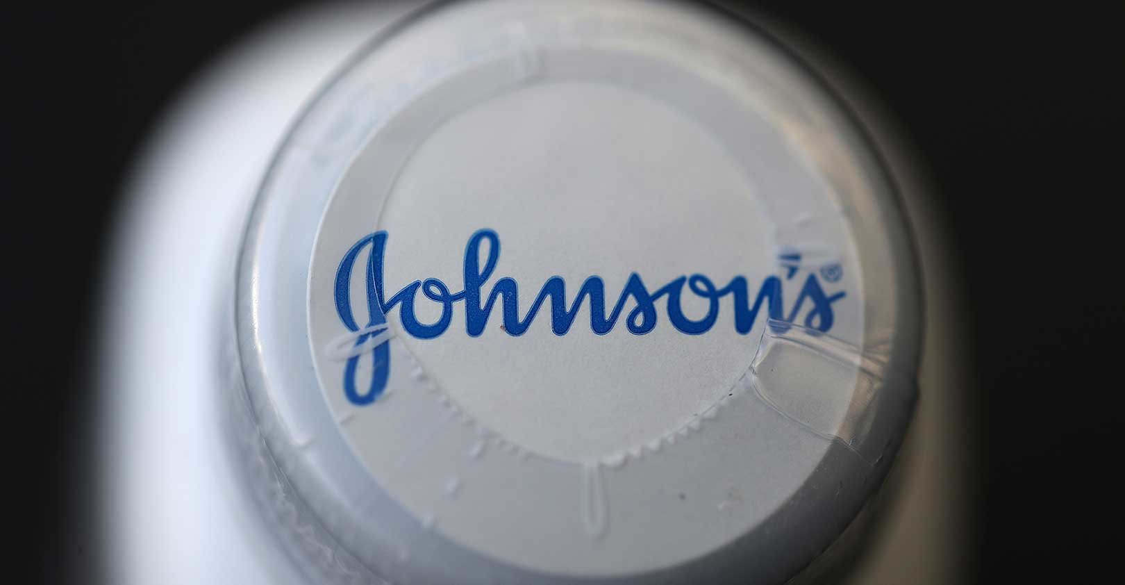 johnson-and-johnson-baby-powder-logo-Justin-Sullivan-staff-getty.jpg