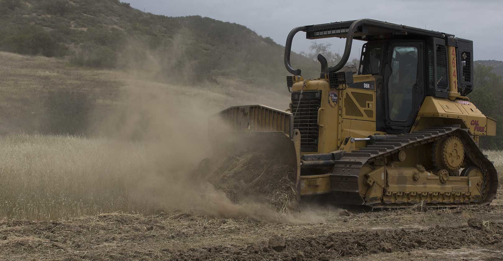 caterpillar-bulldozer-excavates-fire-breaks-california-2018-Smith-Collection-Gado-Getty.jpg