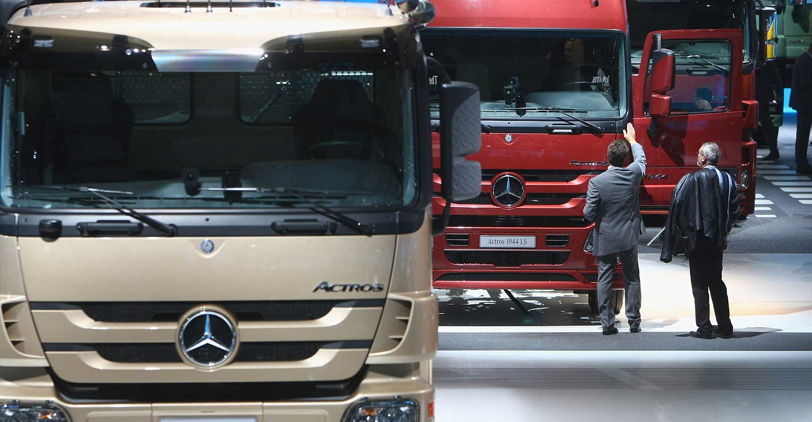 daimler-mercedes-benz-trucks-germany-Sean-Gallup-Getty-Images.jpg