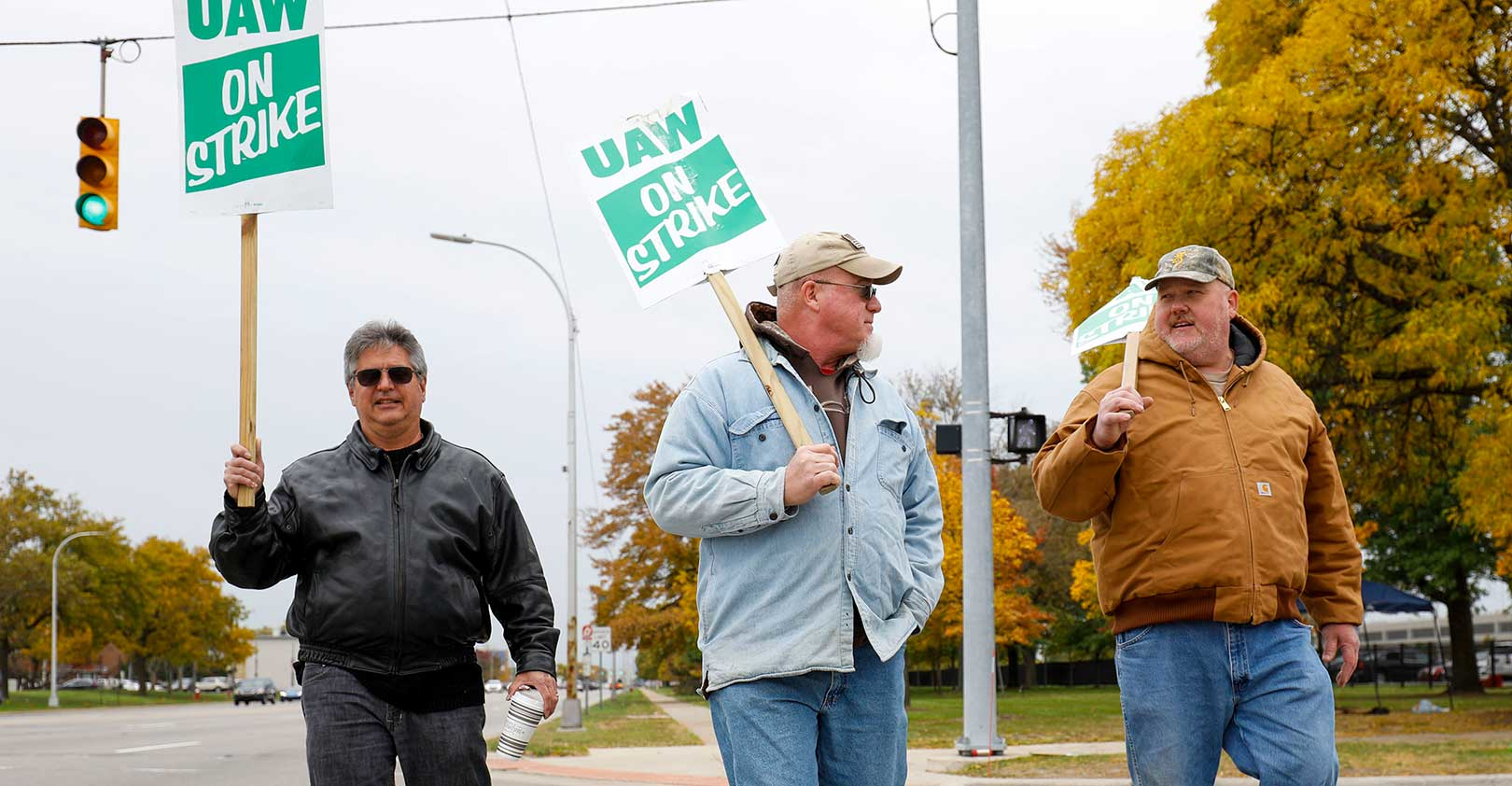 UAW-workers-strikin-warren,-MI-Bill-Pugliano-Stringer-Getty.jpg