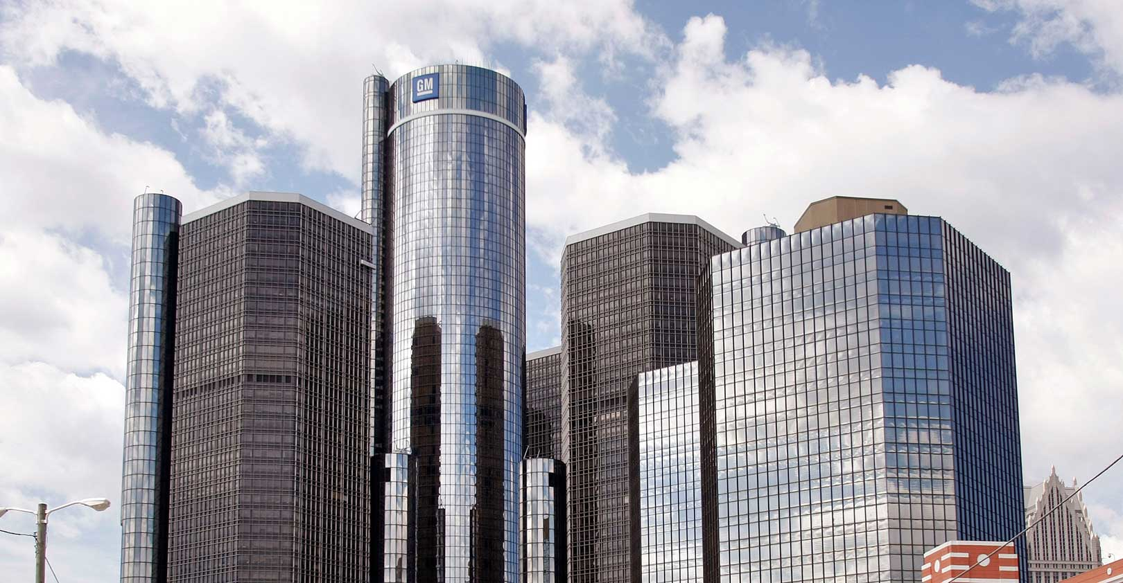 GM-headquarters-detroit-exteroir-bill-pugliano-stringer-getty.jpg