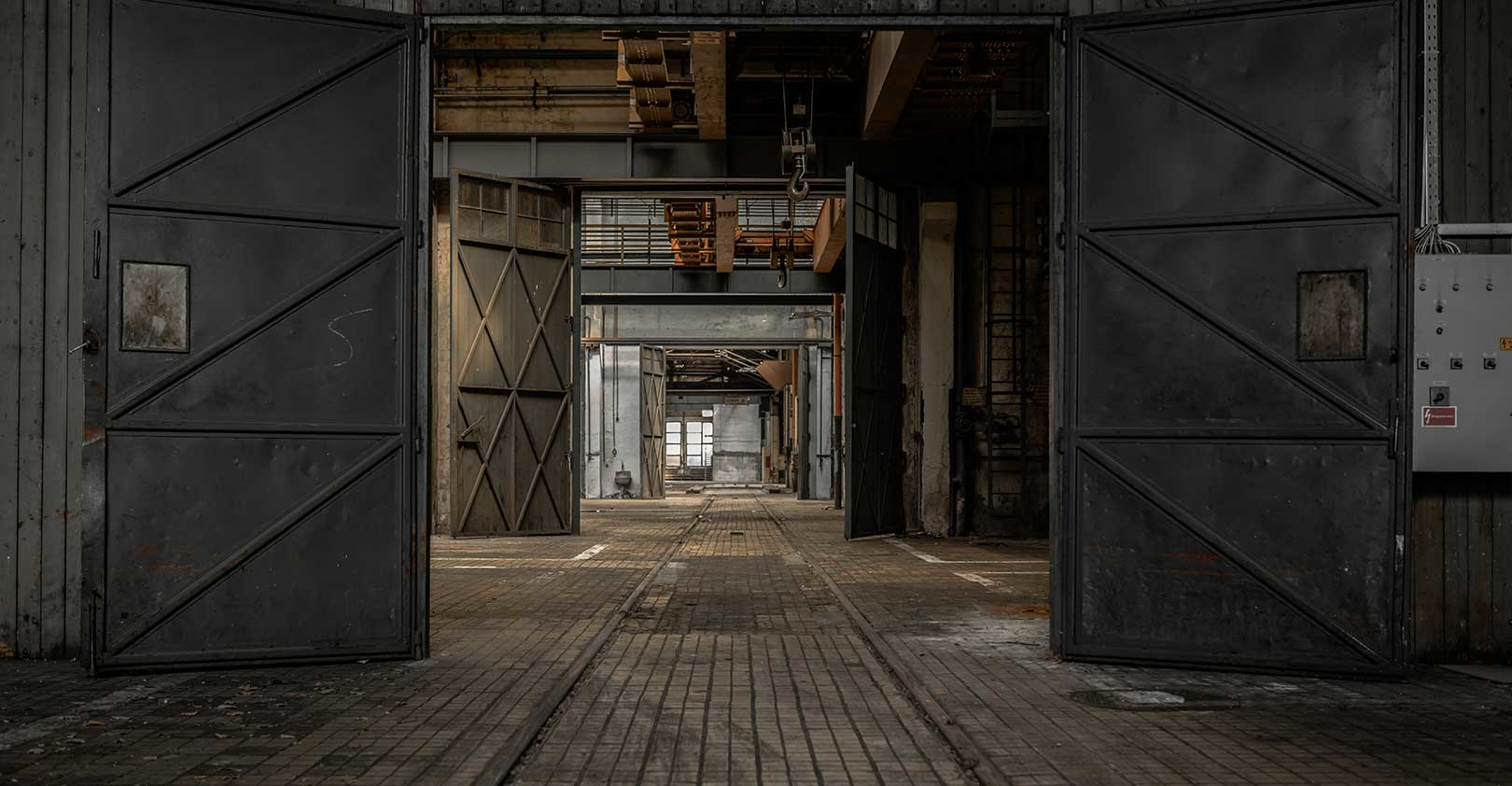 industrial-steel-doors-svedoliver-istock-getty.jpg