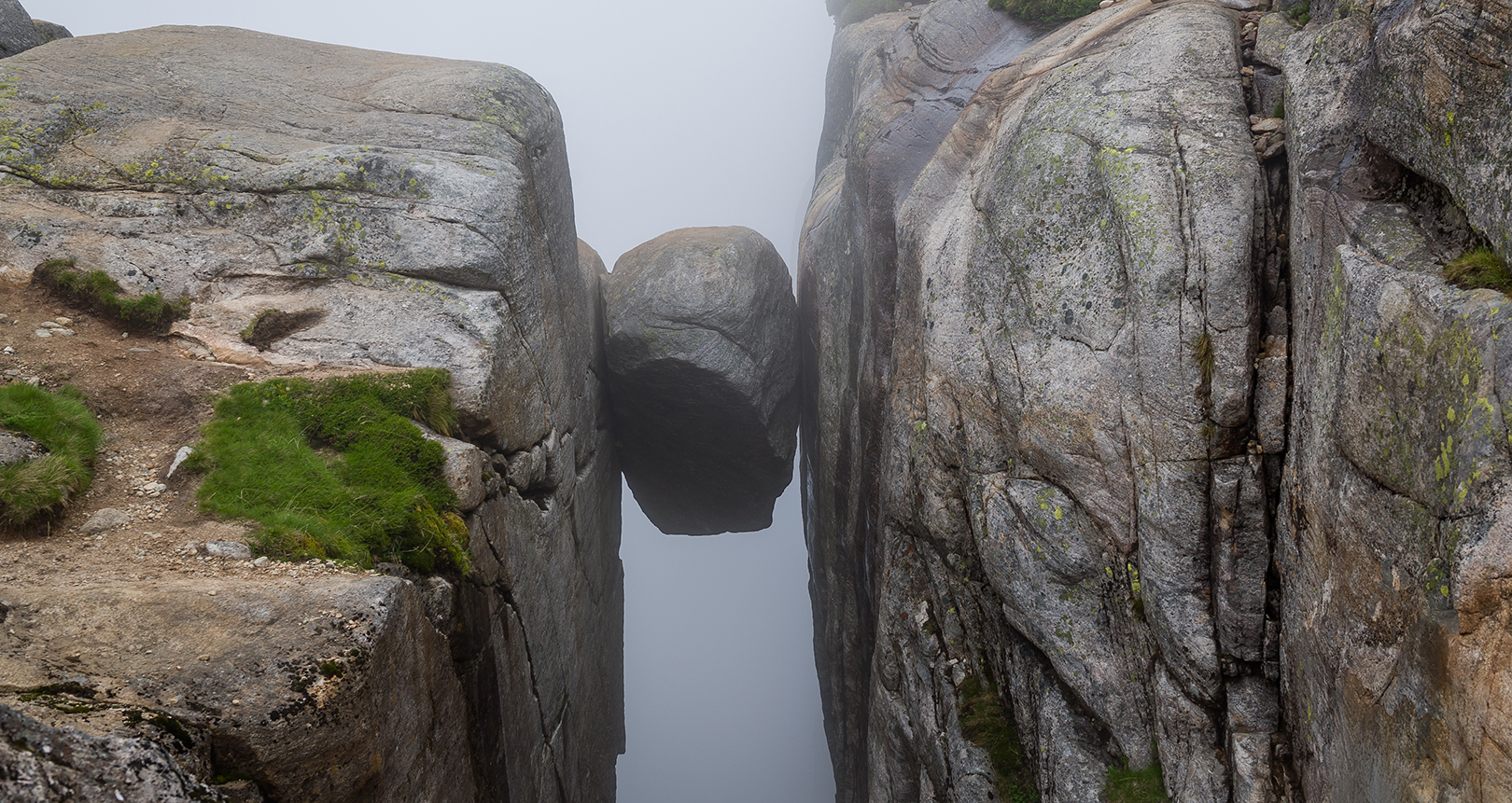 Kjerag stone