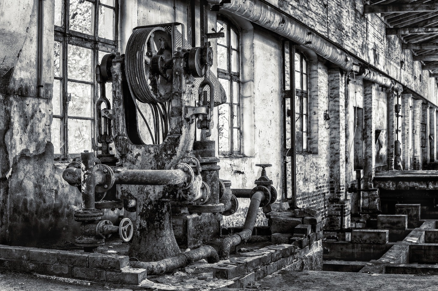 machine-4334729_1920.jpg
