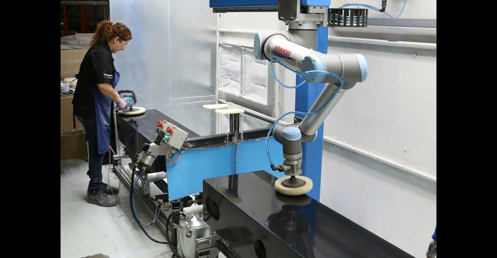 UR-robot-at-work-4.jpg