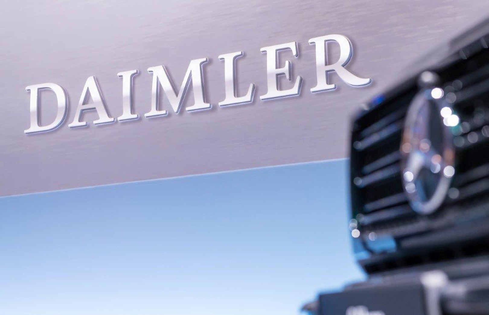 Daimler Wins Approvals for China Smart Venture With Geely
