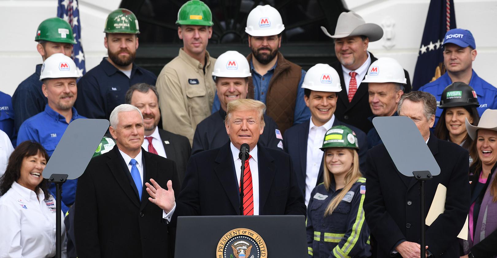 Usmca President Trump Pence Usmca Signing Ceremony Manufacturers Saul Loeb Afp Via Getty Images 5e31eba34aacc