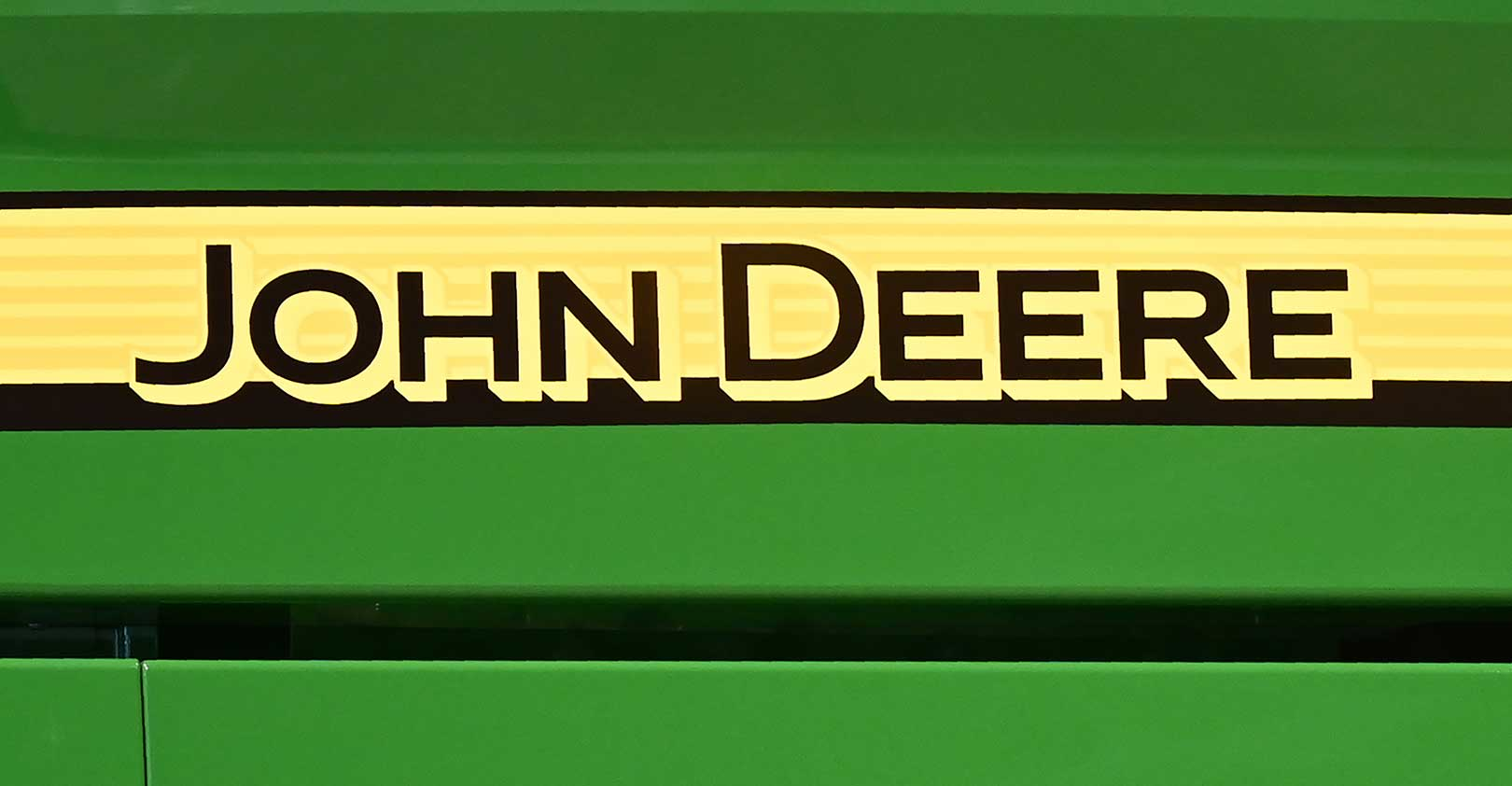 John Deere Logo On Tracktor Robyn Beck Afp Via Getty 5e500b395bf3d
