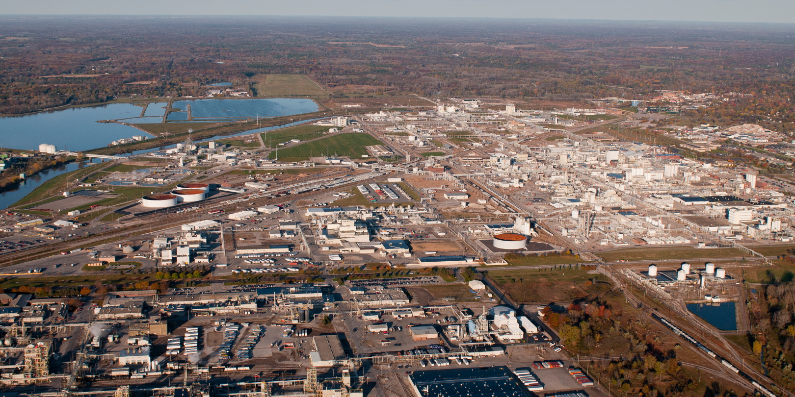 Photo: Dow&rsquo;s headquarters in Midland, Michigan before the May 19, 2020 flood. The Tittabawasse River can be seen at left, in front of a brine pool.
