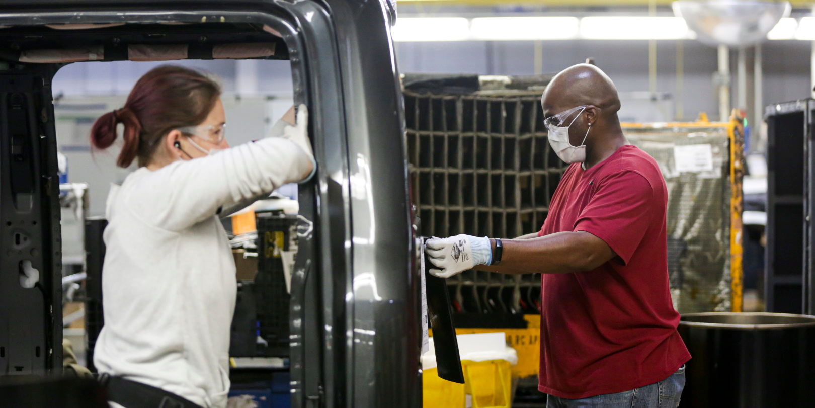 Ford Motors Mask Wearing Workers 5ec2b38472491