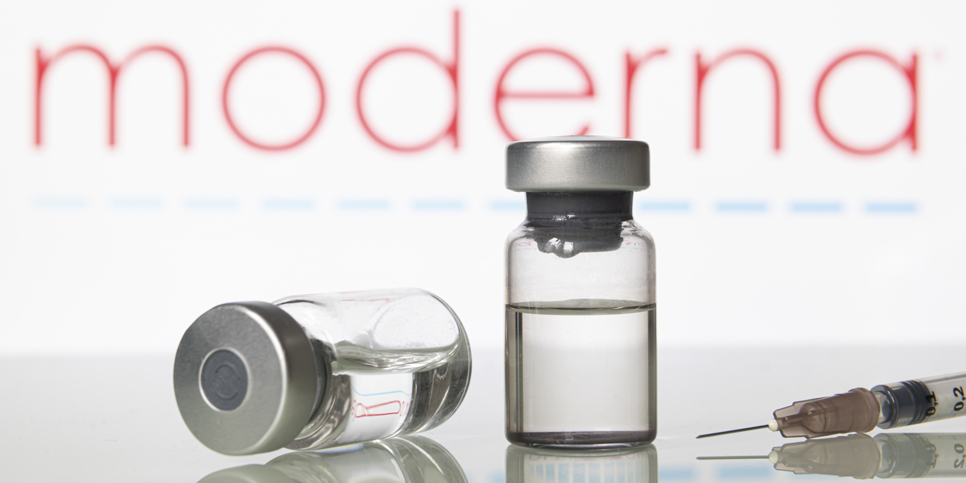 Moderna Covid Vaccine Vials Clear Fluid Mrna Piero Cruciatti Dreamstime 5fb2b52fe7260