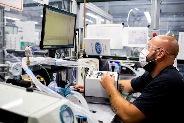 Jay Reed, Ford Motor Company employee, calibrates the 50,000th ventilator produced at Ford&rsquo;s Rawsonville plant. Ford is shipping its 50,000th ventilator to HHS thanks to our incredible UAW and GE Healthcare partners.