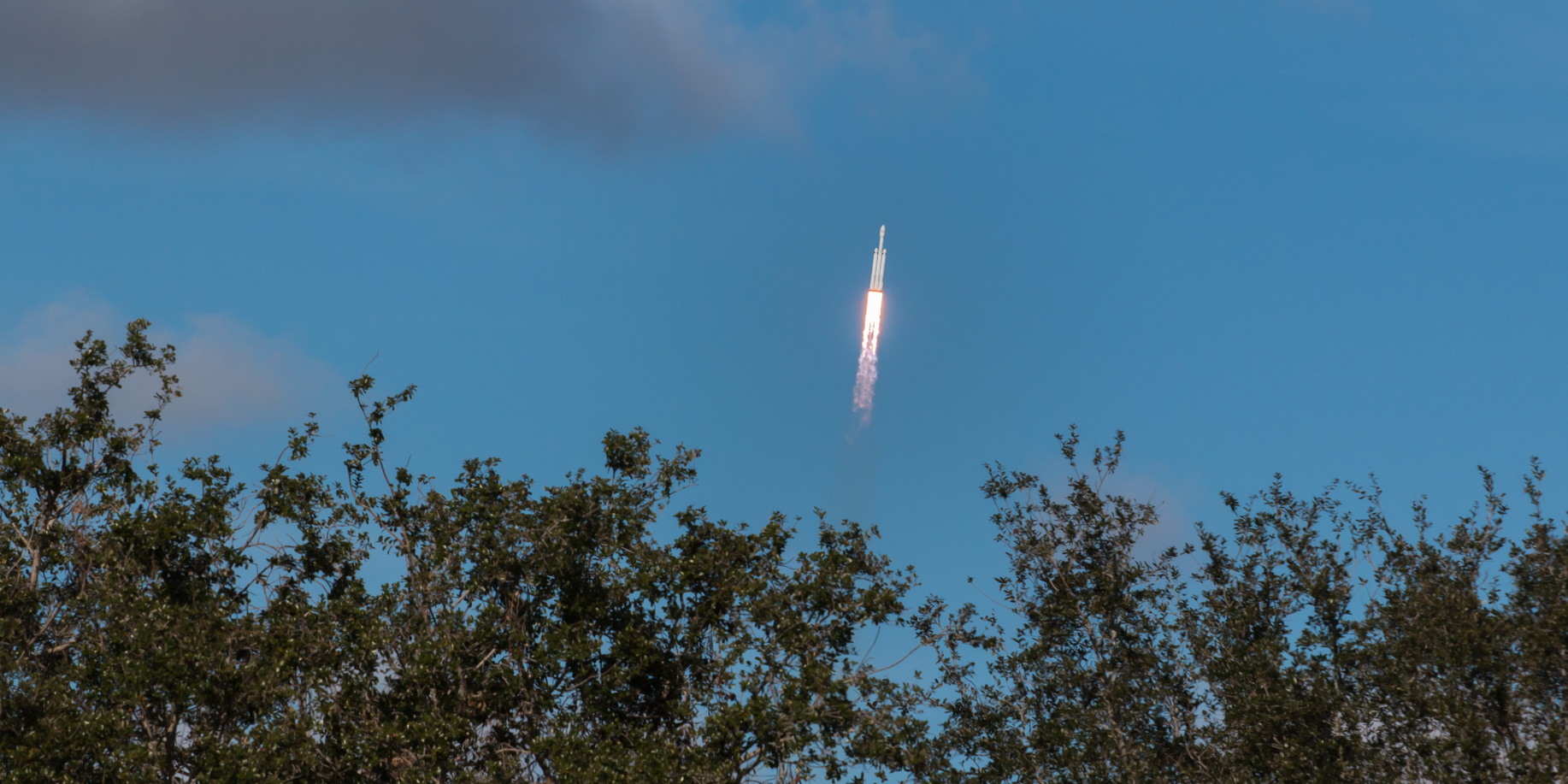 Spacex Heavy Capsule Launching In Distance Valerianic Dreamstime 6018e479d0489