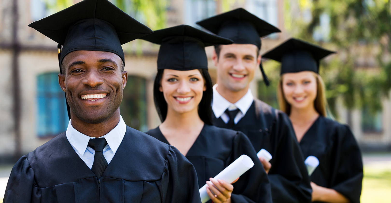 College Graduates 6092f33014182