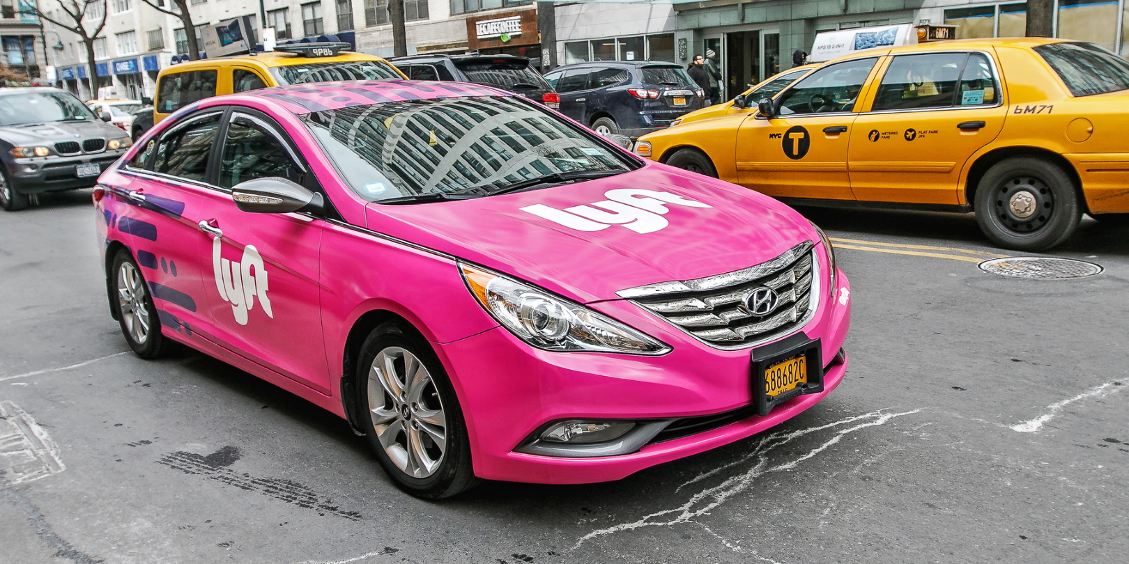 Pink Car Lyft Rideshare Ridehailing Roman Tiraspolsky Dreamstime 60f99a402d782