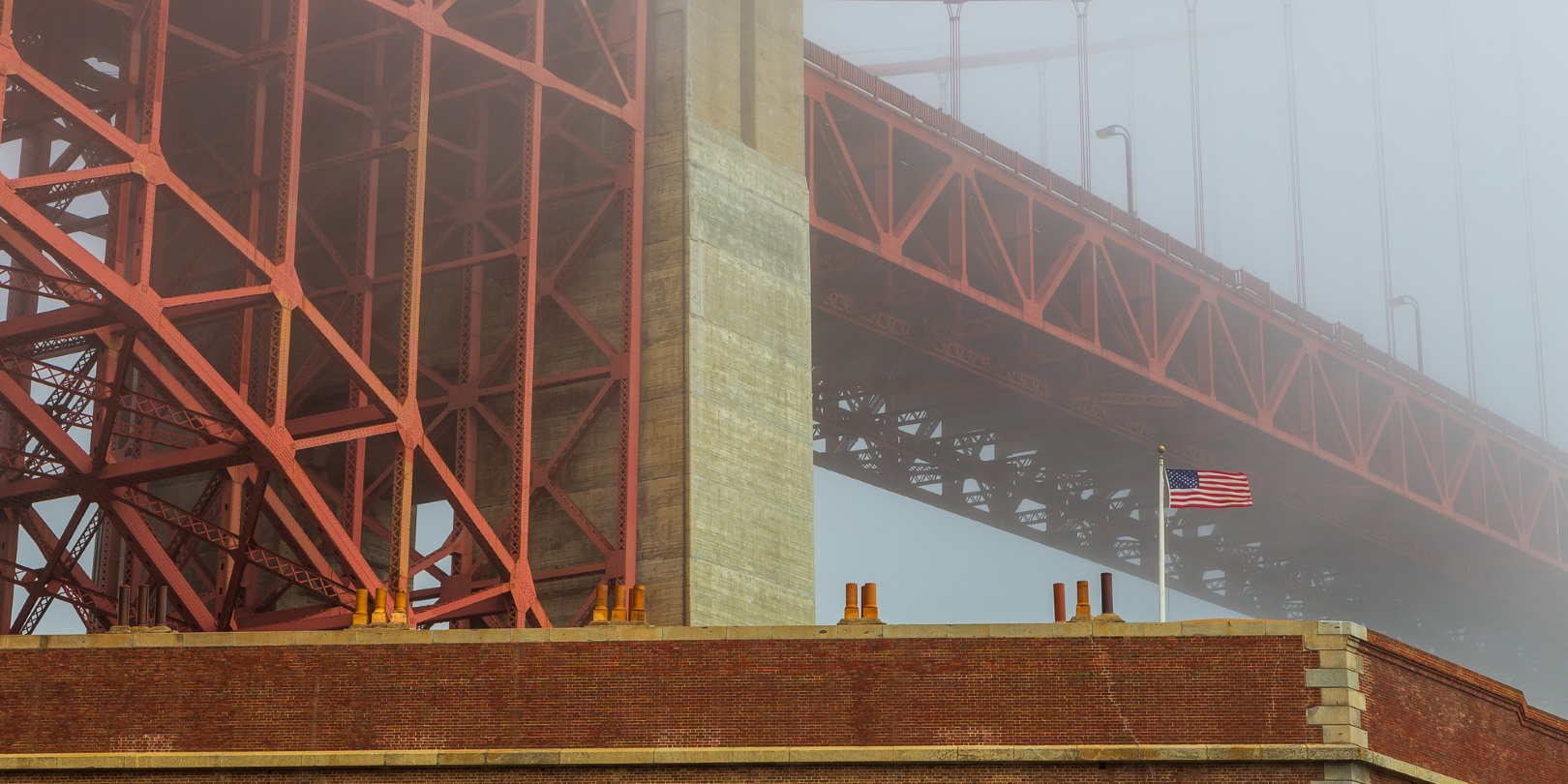 Golden Gate Bridge Fog Usa Flag Beautiful Infrastructure Industrial Tomasz Wozniak Dreamstime 6112a996d70fa