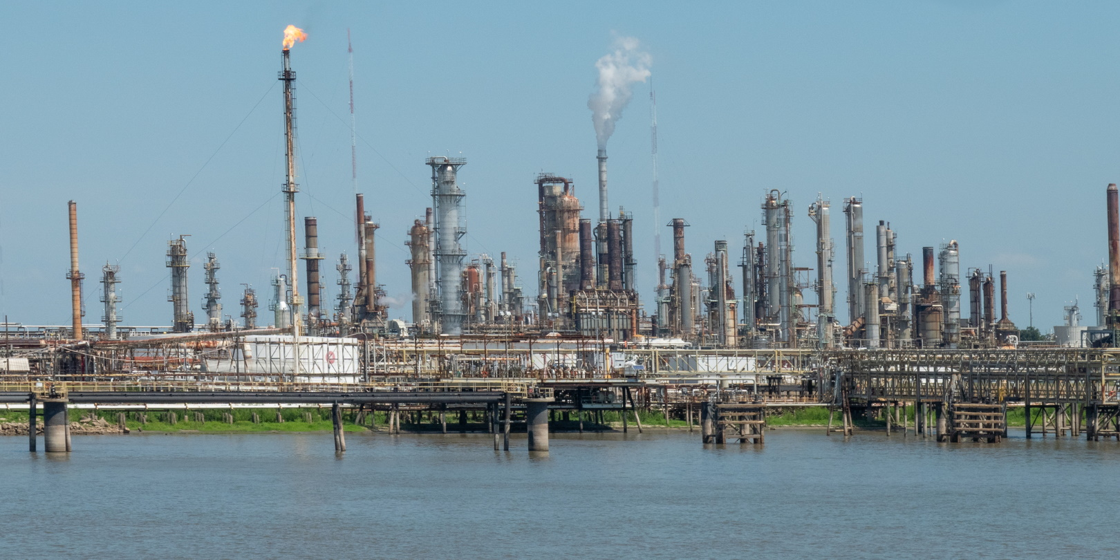 Louisiania Oil Refinery Coastal Petrochemical Burnoff Thomas Males Dreamstime 612db5d1cc3d0
