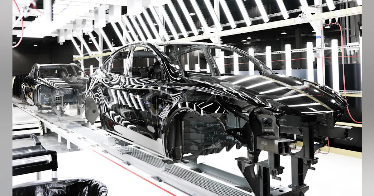 Tesla Working Tesla Hit 1M Production Run Rate During Q3 | IndustryWeek