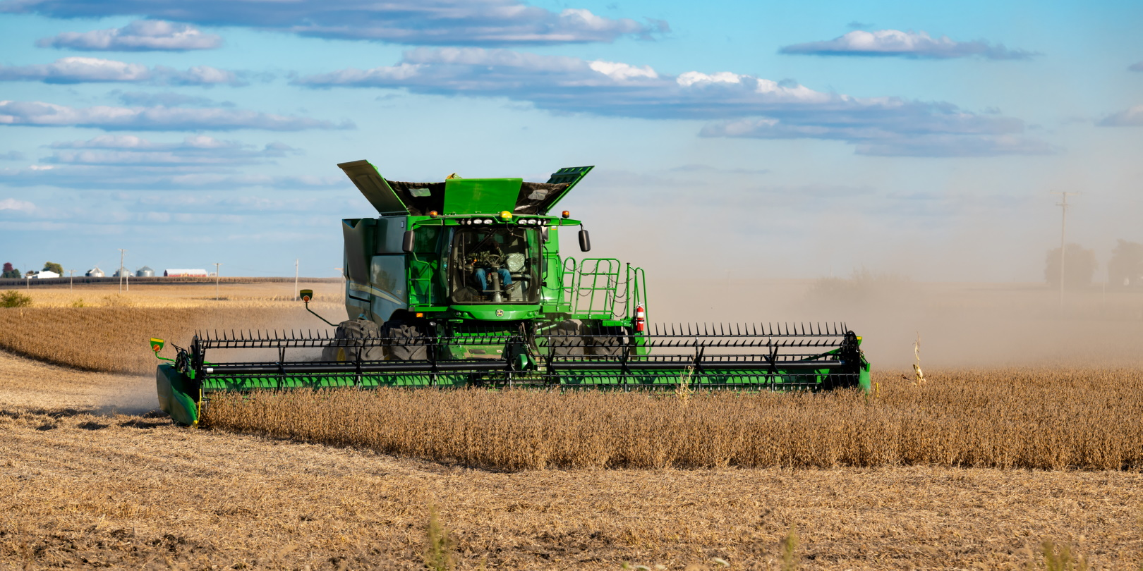 John Deere Combine Tractor Harvesting Soybeans Robert Philip Dreamstime 61929a655f293