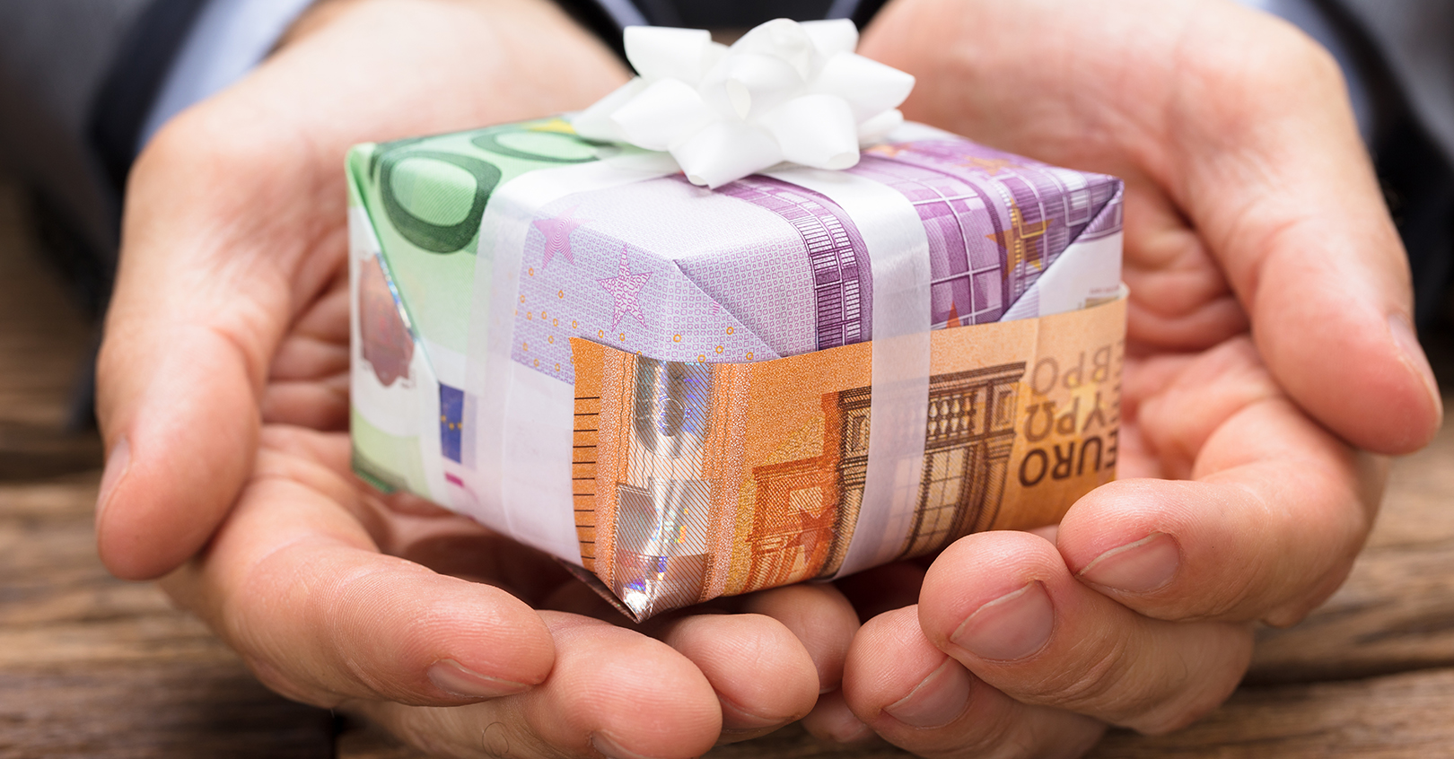 Lavish Gift 124525913 61a7ace2a4880