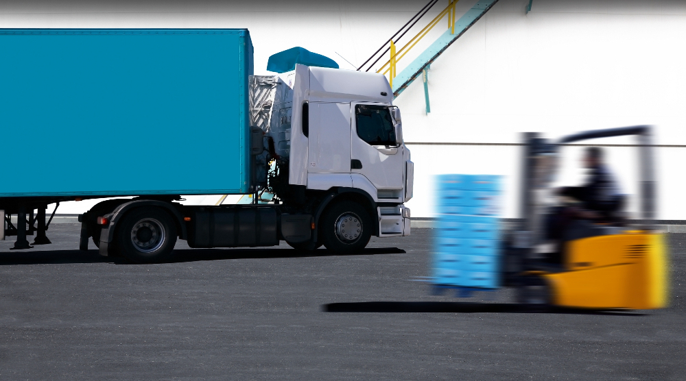 Forklight Loading Truck Supply Chain 61d343e1ac355