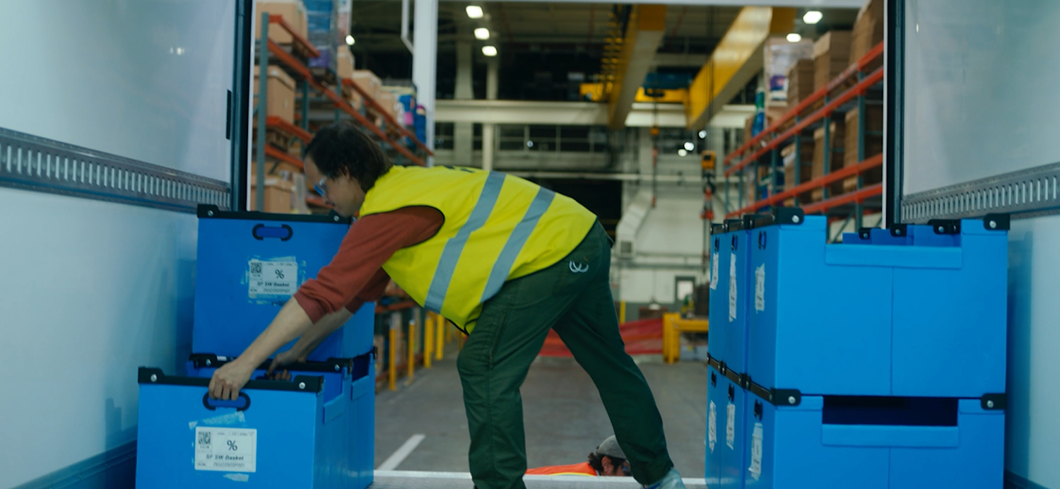Unloading Autonomous Electric Pod Unloading Autonomous Electric Pod