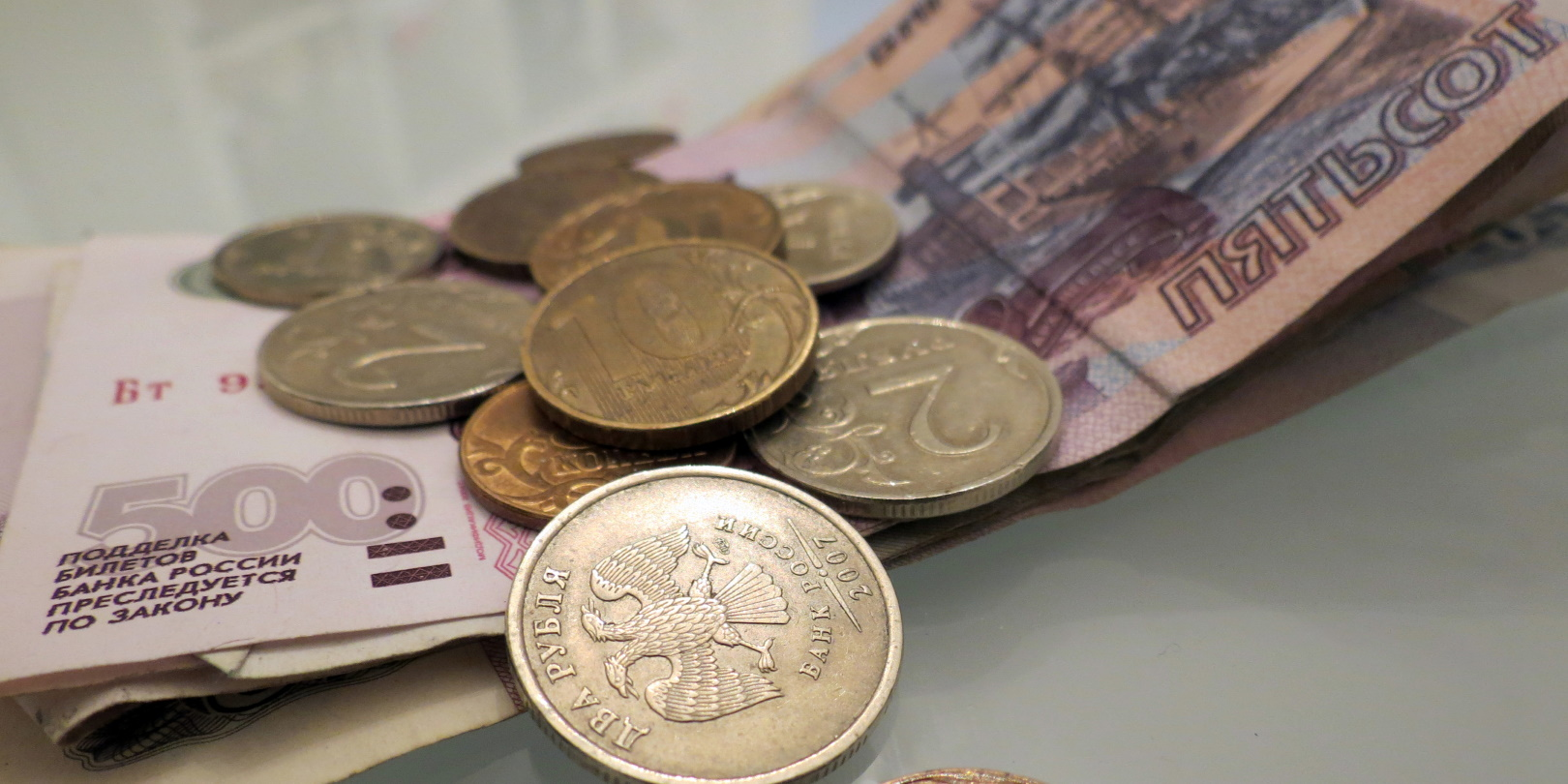 Russian Rubles Zatletic Dreamstime 622eba6252869