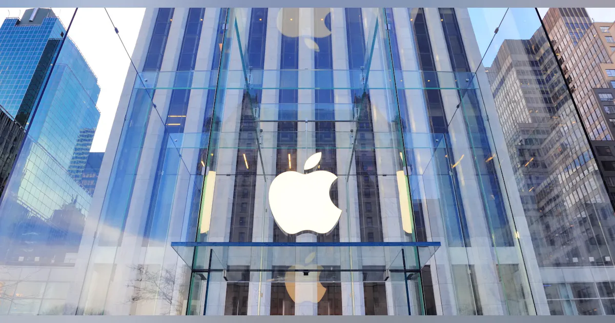 Apple's self-driving car effort stuck in low gear: Report
